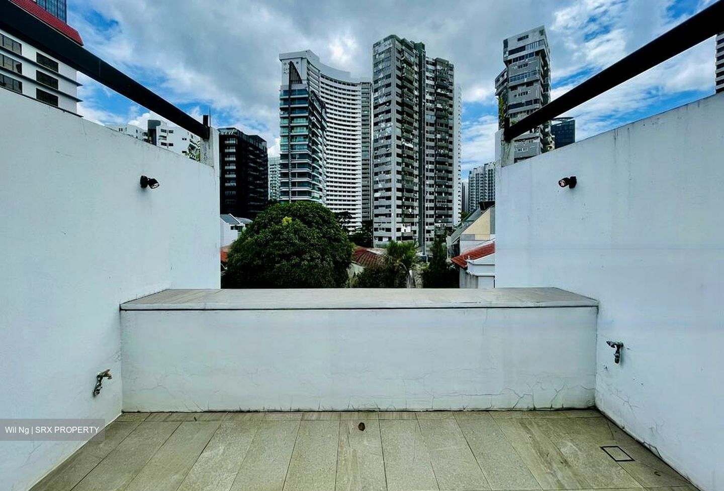 Cairnhill Road (D9), Terrace #499805301